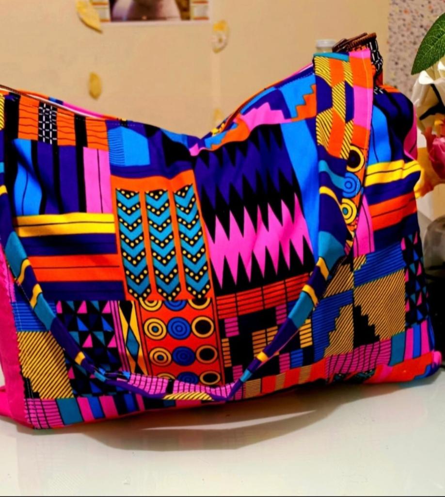 Sac à main fabriqué en tissu Wax 36cm*30cm